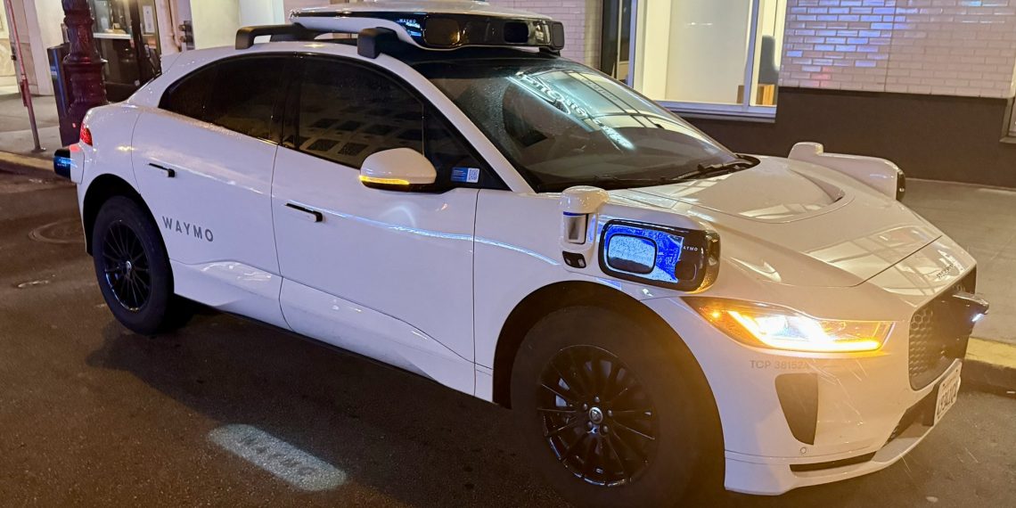 Waymo Robotaxi (2)