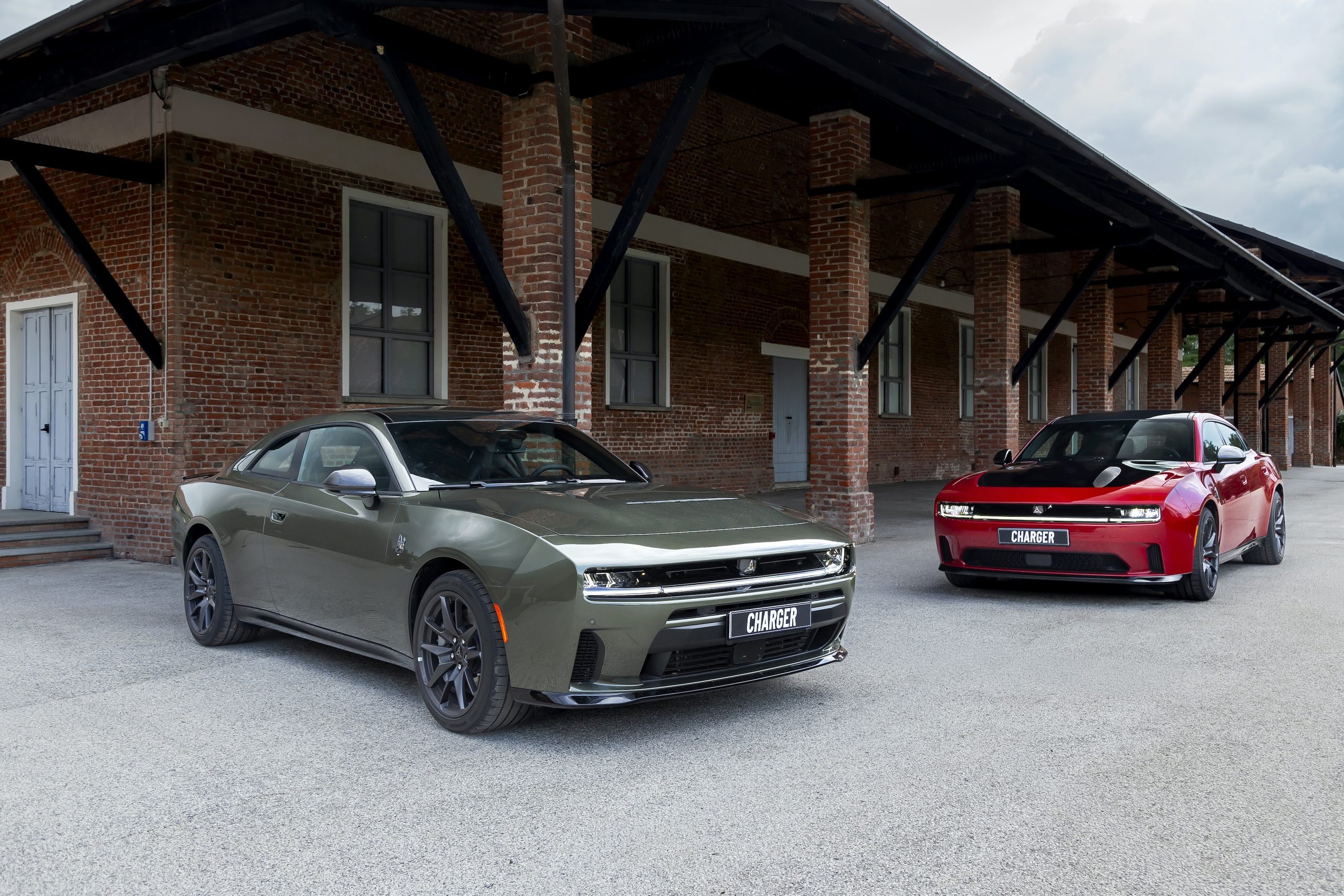 The New Dodge Charger Lets You Choose Between 670 Electric HP and a 550-HP Straight-Six – Which Is Exactly the Point 13 Dodge Charger Daytona&Sixpack (2)