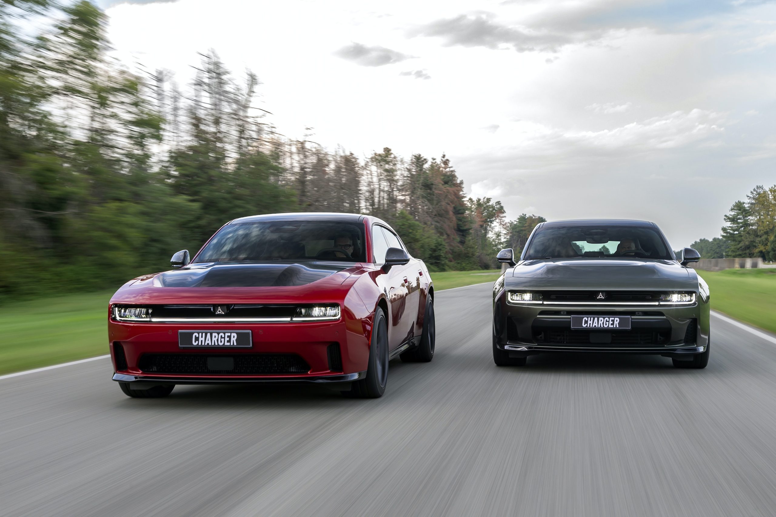 The New Dodge Charger Lets You Choose Between 670 Electric HP and a 550-HP Straight-Six – Which Is Exactly the Point 15 Dodge Charger Daytona&Sixpack (5)