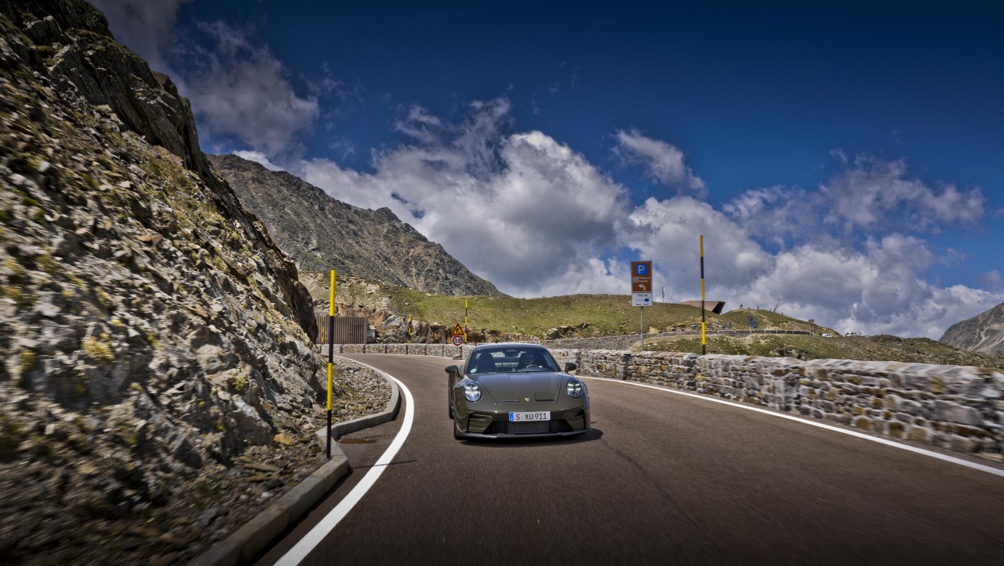 Porsche 911 GT3 Bergsport Has a Manual Gearbox, 100-Car Production Run and a Very Specific Mission 17 Porsche 911 GT3 Bergsport (3)