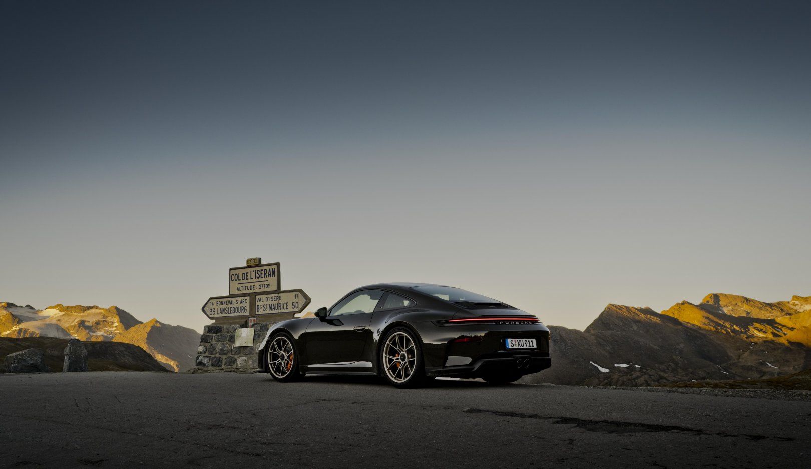 Porsche 911 GT3 Bergsport Has a Manual Gearbox, 100-Car Production Run and a Very Specific Mission 20 Porsche 911 GT3 Bergsport (6)